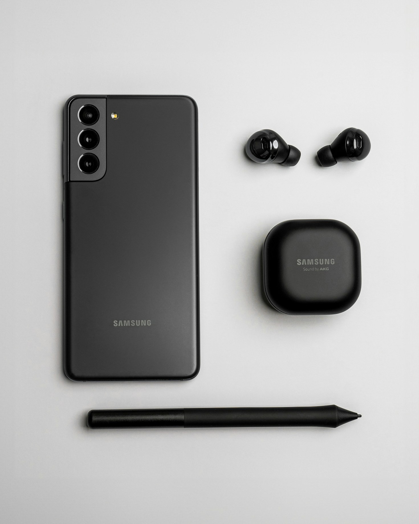 5 Essential Tech Gadgets for Modern Life